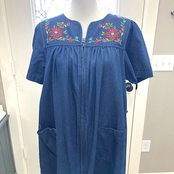 Go Softly Denim Embroidered Floral Zip Front Midi Patio Dress – Size M - Picture 2 of 12